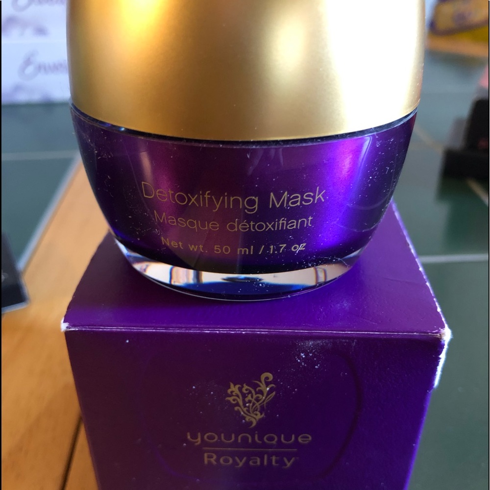 Younique Detoxifying Mask